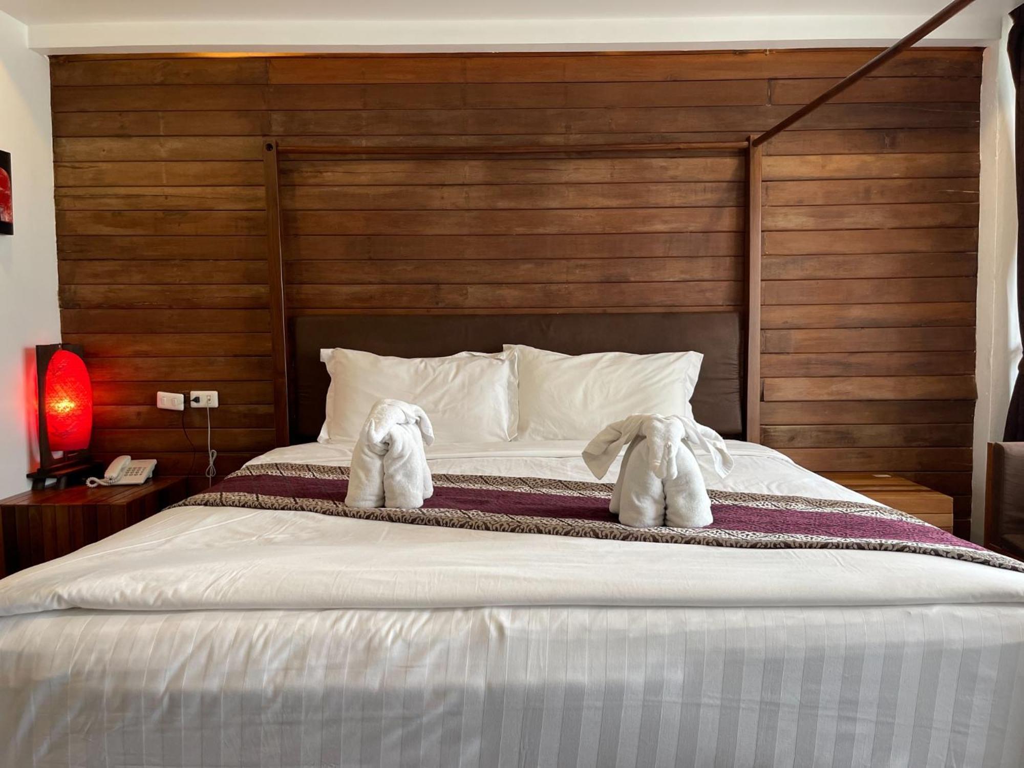 The Guest Arak Boutique Hotel Chiang Mai Exterior photo